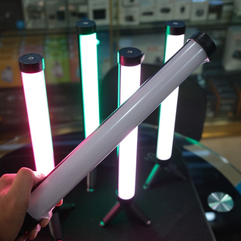URMITTO MC-60 BL-340 – Tube LED RGB portatif
